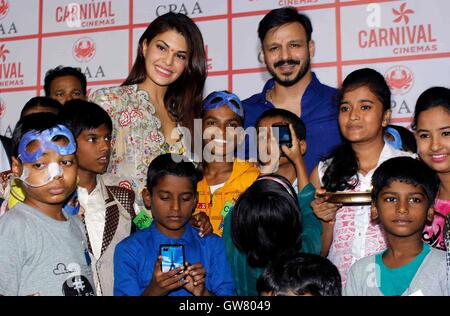 Bollywood-Schauspieler Vivek Oberoi feiert Geburtstag Jacqueline Fernandez Krebs Kinder Karneval Kinos CPAA Mumbai betroffenen Stockfoto