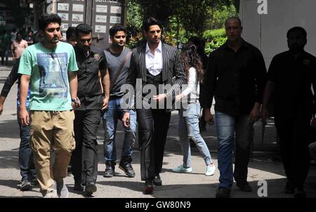 Bollywood-Schauspieler Sidharth Malhotra während der Promotion des Films Baar Baar Dekho auf den Sets von The Voice Indien Kinder in Mumbai Stockfoto