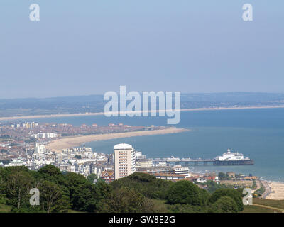 Ansicht von Eastbourne von Beachy Head Way, Eastbourne, East Sussex, mit Blick auf Ärmelkanal Stockfoto