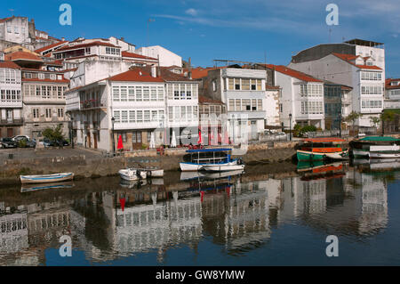 Stadtansicht mit Fluss Mandeo, Betanzos, Provinz La Coruna, Region Galicien, Spanien, Europa Stockfoto