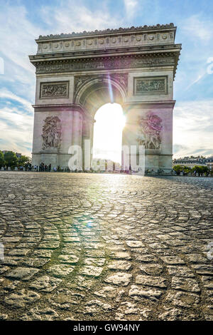 Sonnenuntergang über Arc de Triomphe am Place de l ' Etoile, Paris, Frankreich Stockfoto