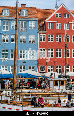 Kopenhagen, Dänemark, 'Gammel Strand', Nyhavn, Canal Szene, traditionelle Architektur, Fassaden Stockfoto