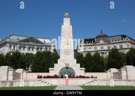 Sowjetischen Obelisken, Rote Armee War Memorial auf Szabadság tér, zum Gedenken an die Befreiung der Stadt Budapest im Jahr 1945, Platz der Freiheit, Budapest, Ungarn Stockfoto