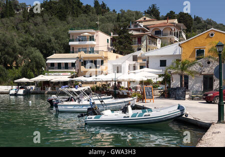 Das Dorf Lakka auf der Insel Paxos, Griechenland. Die kleinsten bewohnten Ionischen Insel. Stockfoto