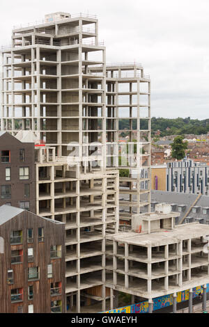 Luftaufnahme von Stoke-Kai, Ipswich Skelett des unvollendeten Betonbau Struktur bekannt als Weinregal direkt am Wasser. Stockfoto