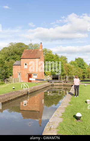 2 bei Braunston zu sperren, auf die die Grand Union Canal, Northamptonshire, England, UK Stockfoto