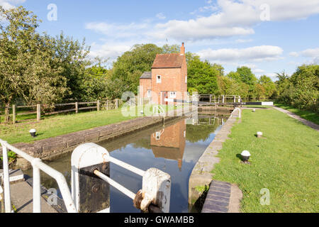 2 bei Braunston zu sperren, auf die die Grand Union Canal, Northamptonshire, England, UK Stockfoto