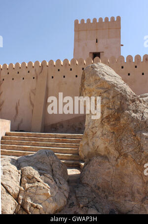 Nakhal Fort ist eine große Festung in der Al Batinah Region des Oman. Es ist benannt nach dem Welaayat Nakhal. Die Fort-Häuser Stockfoto