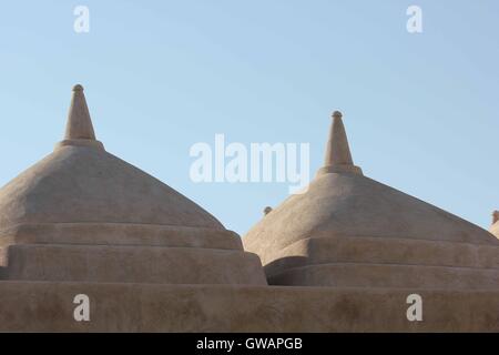 Al Samooda Moschee, Jalan Bani Bu Ali, Oman, die einzigartige Multi - gewölbte Moschee in einem kleinen Dorf in das Sultanat Oman Stockfoto