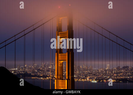 Golden Gate Bridge von Kirby Bucht, San Francisco, Kalifornien, USA Stockfoto