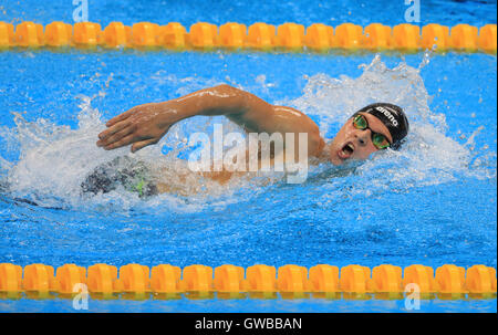 Weißrusslands Ihar Boki auf seinem Weg zum Sieg in der Herren 400-Meter-Freistil - final S13 Aquatics Olympiastadion während des fünften Tages der Rio Paralympischen Spiele 2016 in Rio De Janeiro, Brasilien. Stockfoto