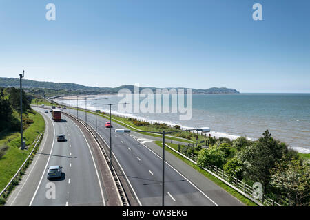 Die A55 Küstenstraße am alten Colwyn nahe Colwyn Bay North Wales in der Nähe die Regenbogenbrücke westwärts Stockfoto