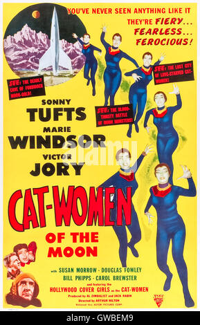 Katze-Frauen des Mondes (1953) unter der Regie von Arthur Hilton und starring Sonny Tufts, Victor Jory und Marie Windsor. Astronauten landen auf der dunklen Seite des Mondes und entdecken Sie Turnanzug gekleideten Frauen, die planen, ihr Raumschiff zu stehlen. Stockfoto