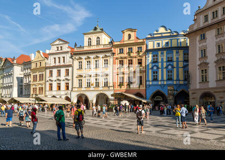 Bunte historische Gebäude in der Altstädter Ring (Jizchak Náměstí), ein UNESCO-Weltkulturerbe, Prag, Tschechische Republik. Stockfoto