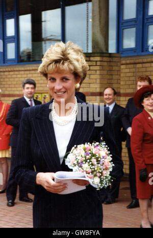 Prinzessin Diana besucht West Yorkshire Playhouse Theatre, Leeds April 1993 Stockfoto