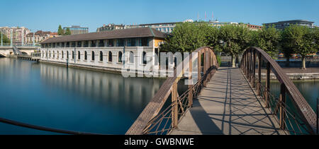 Panorama, lange Exposition Anzeigen der Genfer Innenstadt am Morgen Zeit. Stockfoto