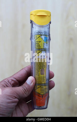 Schließen Sie herauf Bild der EpiPen - Adrenalin-Injektion für Anaphylaxie Stockfoto