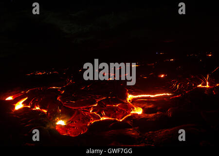 Lava fließt das Meer aus dem Pu'u O'o Vent auf der Big Island von Hawaii Stockfoto