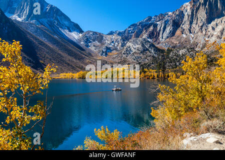 Blick auf Sträfling See im Herbst aus dem Convict See-Rundweg Stockfoto