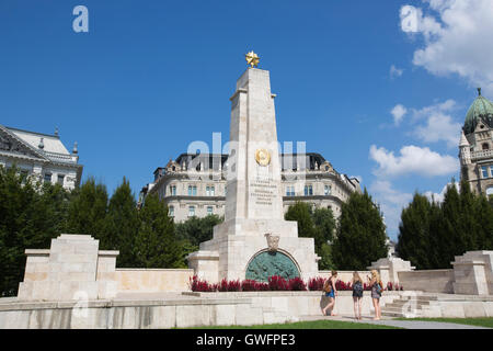 Sowjetischen Obelisken, Rote Armee War Memorial auf Szabadság tér, zum Gedenken an die Befreiung der Stadt Budapest im Jahr 1945, Platz der Freiheit, Budapest, Ungarn Stockfoto