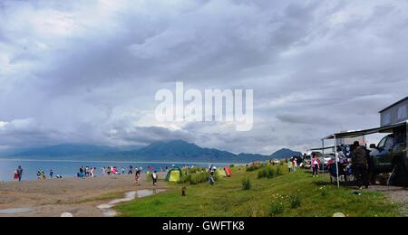 Bole, Bole, China. 13. Sep, 2016. Bolus, CHINA-Juli 4 2016:? (REDAKTION? VERWENDEN SIE? NUR.? CHINA? RAUS) Sayram See in Bole, Nordwesten ChinaÂ¡Â¯s Xinjiang Uygur Autonome Region. Sayram See, in der Nähe der Welt Erbe Tian Shan Berge, ist der größte (458 km?) alpine See in Xinjiang und auch die höchsten (2.070 m). Viele Besucher strömen in Sayram See für die atemberaubende Landschaft im Sommer. © SIPA Asien/ZUMA Draht/Alamy Live-Nachrichten Stockfoto