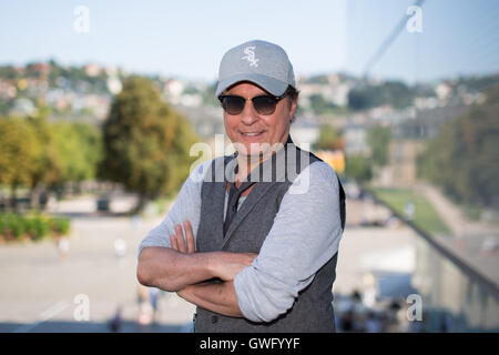 Stuttgart, Deutschland. 12. Sep, 2016. Dpa-exklusiv - Sänger Peter Schilling im Bild neben dem Kunstmuseum-Kunst-Museum in Stuttgart, Deutschland, 12. September 2016. Foto: SILAS STEIN/DPA/Alamy Live-Nachrichten Stockfoto