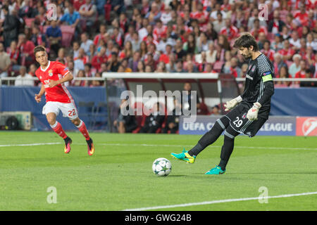 Lissabon, Portugal. 13. September 2016. Besiktas den türkischen Torwart Tolga Zengin (29) während des Spiels von der UEFA Champions League, Gruppe B, SL Benfica Vs Besiktas JK Credit: Alexandre de Sousa/Alamy Live News Stockfoto