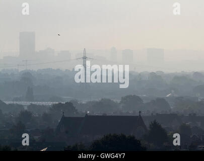 Wimbledon London, UK. 14. Sep, 2016. Wimbledon in dunstige Sonne gebadet, wie heißes Wetter erwartet wird weiterhin während der September-Hitzewelle Credit: Amer Ghazzal/Alamy Live-Nachrichten Stockfoto