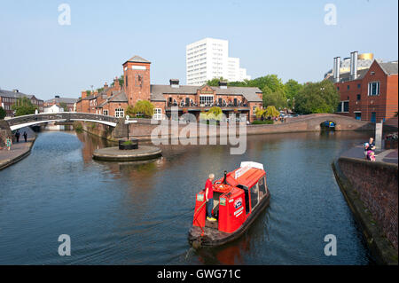 Birmingham, Vereinigtes Königreich. 14. September 2016. Menschen genießen die heiße, sonnige Wetter am Birmingham Kanal. Bildnachweis: Graham M. Lawrence/Alamy Live-Nachrichten. Stockfoto