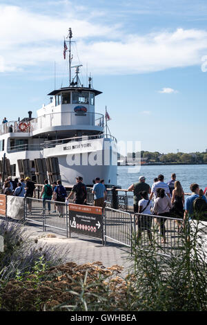 Freiheitsstatue Liberty Fähre im Battery Park, New York, USA Stockfoto