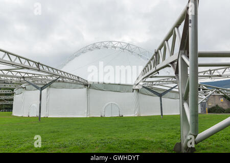 Architektonische Details von Llangollen International Eisteddfod Pavillon oder Royal International Pavilion Stockfoto