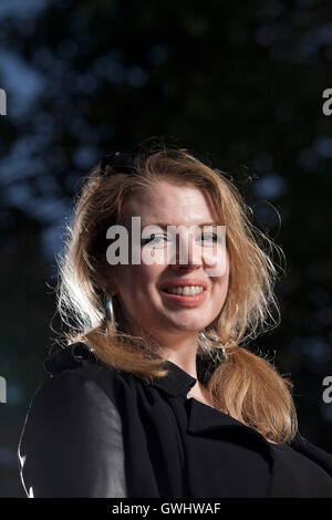 Zoe Howe, Musikschriftsteller und Sender, auf dem Edinburgh International Book Festival. Edinburgh, Schottland. 29. August 2016 Stockfoto