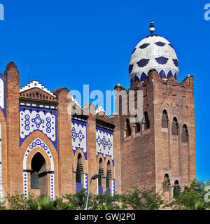 BARCELONA, Spanien - 31. Juli 2015: The Plaza Monumental de Barcelona oder bekannt als La Monumental. Es ist eine Stierkampfarena und Stierkampf Stockfoto