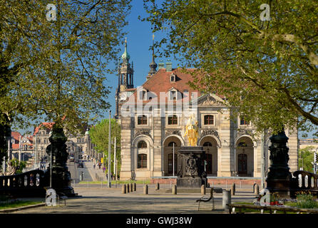 Dresden, Neustaedter Markt Mit Goldenen Reiter Vor Dem Blockhaus Stockfoto