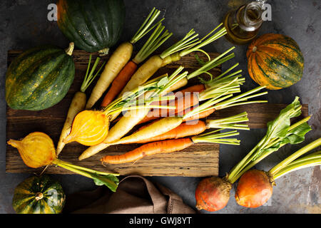 Große Haufen von Herbst produzieren fertig gekocht werden Stockfoto