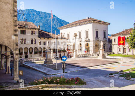 Piazza Maggiore, Feltre, einer Stadt im Dolomiti Bellunesi Nationalpark, Provinz Belluno, Region Venetien, Italien. Stockfoto