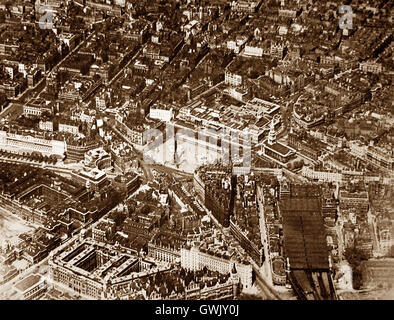 Das viktorianische London aus der Luft - Trafalgar Square - um 1900 Stockfoto