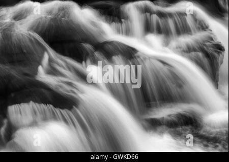 Das Bild von Cascada, Wasserfall in Bhandardara, Maharashtra, Western Ghats, Monsun, Indien Stockfoto