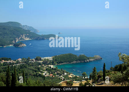 Panoramablick auf drei Buchten Palaiokastritsa North West Korfu Ionische Inseln Griechenland Stockfoto