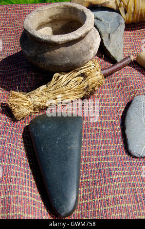 Besucher-Tag am Bryn Celli Ddu neolithische Grabkammer, Stockfoto