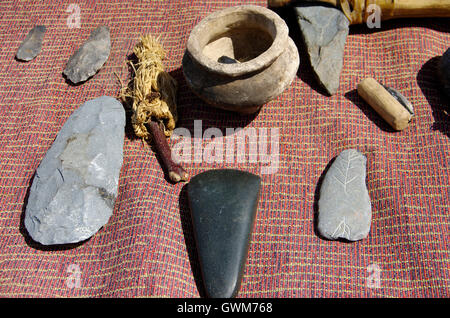 Besucher-Tag am Bryn Celli Ddu neolithische Grabkammer, Stockfoto