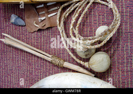 Besucher-Tag am Bryn Celli Ddu neolithische Grabkammer, Stockfoto