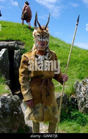 Besucher-Tag am Bryn Celli Ddu neolithische Grabkammer, Stockfoto