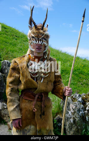 Besucher-Tag am Bryn Celli Ddu neolithische Grabkammer, Stockfoto