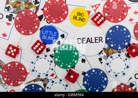 Poker-Chips, Würfel und Spielkarten Stockfoto