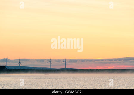 Windkraftanlage bei Sonnenuntergang in yorkshire Stockfoto