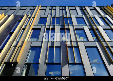 Fassade der neuen Bibliothek an der Universität Birmingham Stockfoto