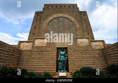 Das Voortrekker Monument befindet sich in Pretoria, Südafrika. In Erinnerung an die Voortrekker, Pioniere der Kapkolonie in die Tausende zwischen 1835 und 1854 verließ gebaut. Stockfoto