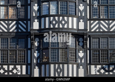 Detail des Holzes umrahmt mittelalterliche Zeilen, Chester, Cheshire, England, UK Stockfoto