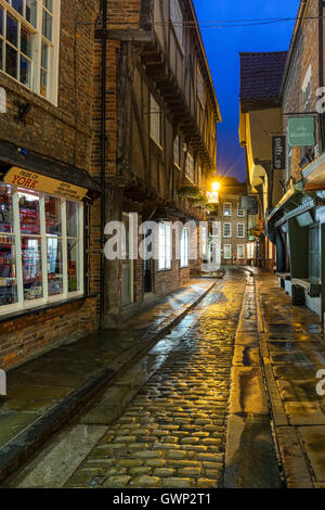 Das Historic Trümmern 14. Jahrhundert in der Nacht, Stadt York, North Yorkshire, England, UK Stockfoto